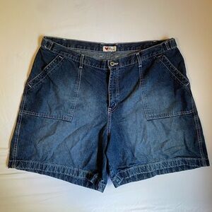 Vintage Luxe Utility Denim Shorts - Timeless Indigo Wash